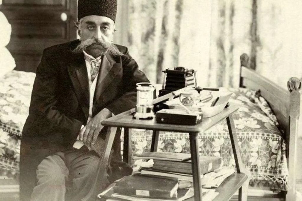 نقاشی دوران نوجوانی مظفرالدین شاه قاجار در موزه لوور پاریس