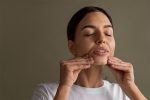 چگونه پف صورت و چربی شکم خود را به سرعت کاهش دهیم؟