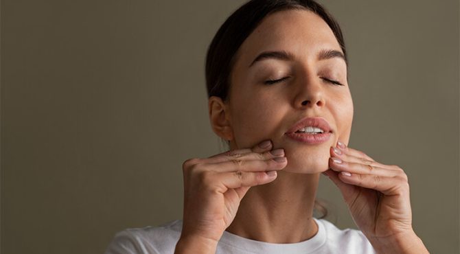 چگونه پف صورت و چربی شکم خود را به سرعت کاهش دهیم؟
