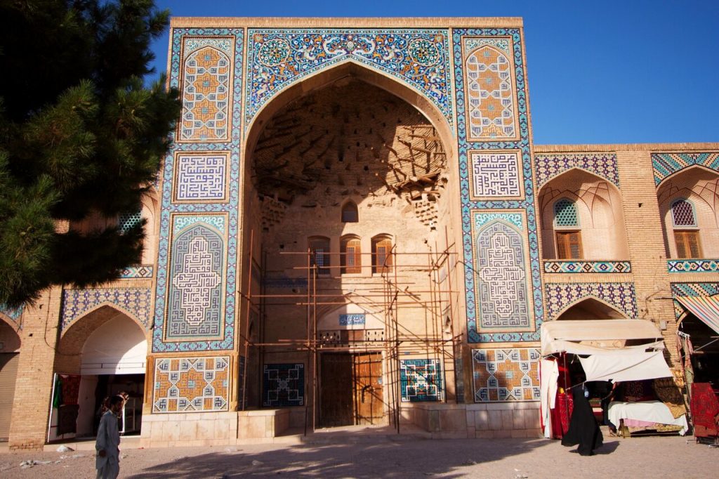 ماجرای بستنی فروشی در کارونسرای گنجعلی‌ خان