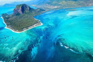 شاید ندانید؛ بزرگ‌ترین آبشار دنیا زیر آب‌های اقیانوس پنهان است!