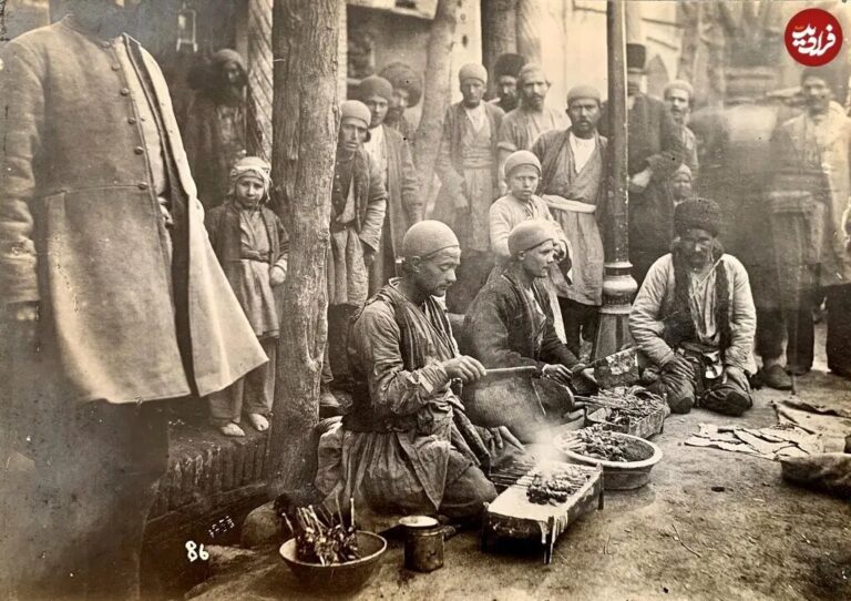 بساط «کباب‌پزها» کنار یک خیابان تهران در دوران قاجار